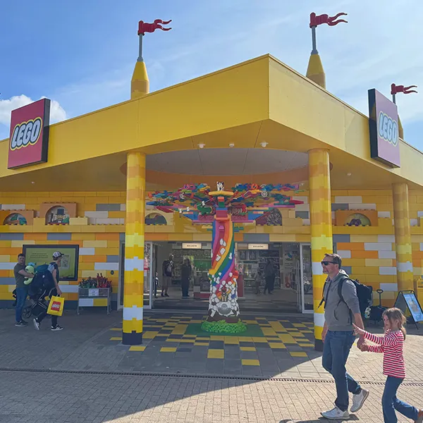 LEGO Shop 600X600 (1)