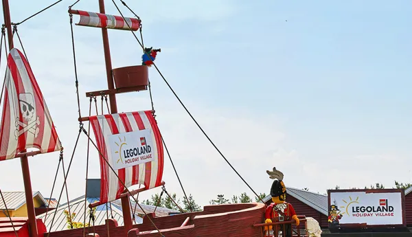 Holiday Village 02 1080