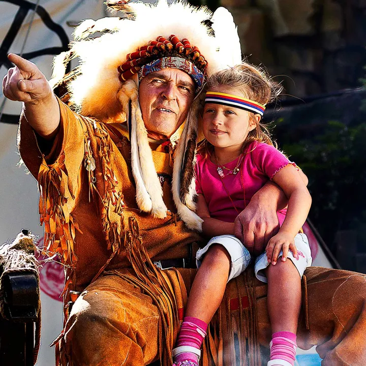 Indianchief With Girl 1920X1080px
