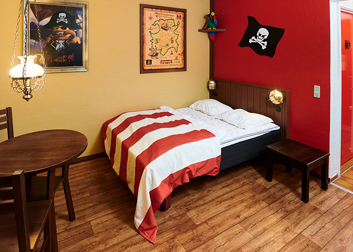 LEGOLAND Holiday Village Pirate Room 1 700X500