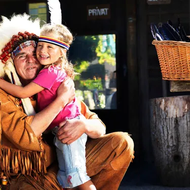 Indianchief With Standing Girl 1920X1080px